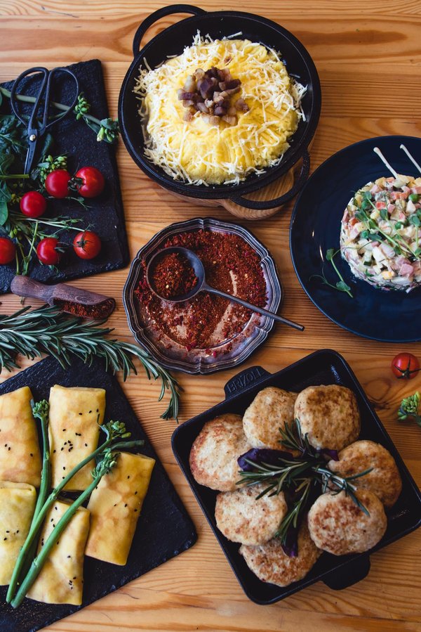 Quelle est la méthode la plus efficace pour restaurer les écosystèmes de mangroves dégradés par l'activité portuaire ?