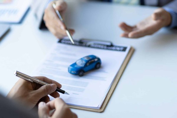 Assurance auto pas chère : conseils pour réduire le coût